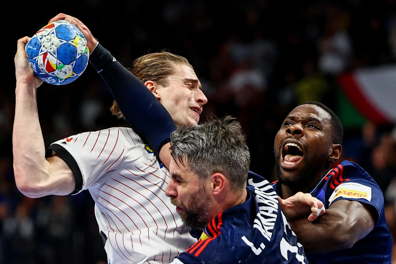 Juri Knorr kontra Luka Karabatić i Karl Konan