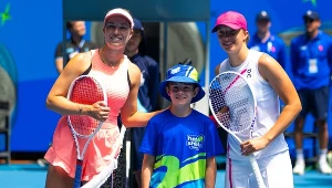 Danielle Collins i Iga Świątek podczas Australian Open 2024