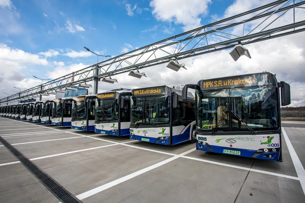 W Krakowie jest 121 autobusów na prąd i tylko 14 szybkich ładowarek prądu stałego