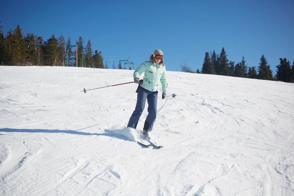 Planujesz zacząć naukę jazdy na nartach? Lepiej dmuchać na zimne i zakupić dodatkowe ubezpieczenie