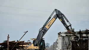 Na terenie, na którym ma powstać CPK, są prowadzone prace rozbiórkowe