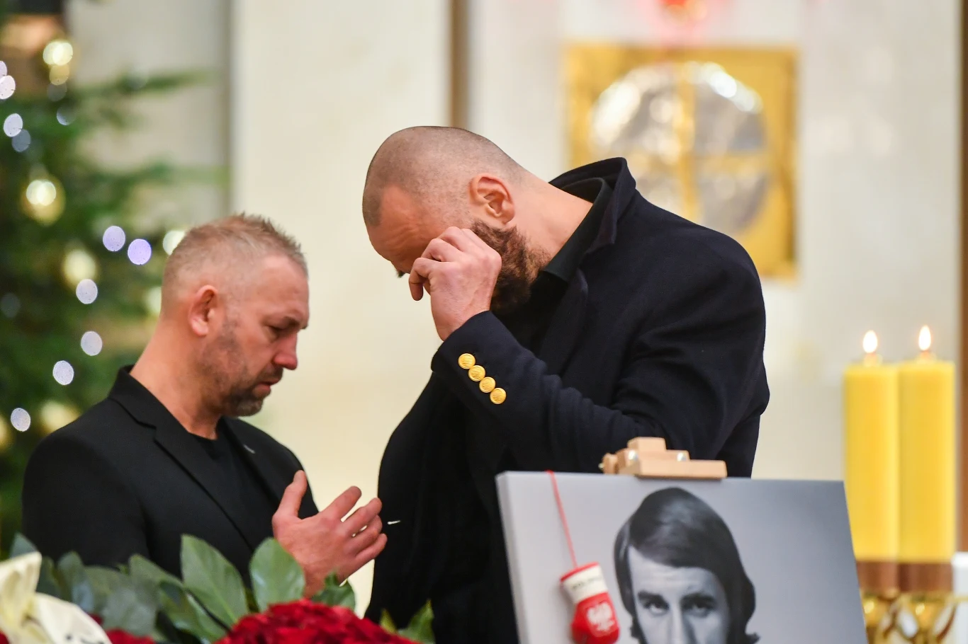 Symboliczne zdjęcie - bracia Gortat wreszcie podali sobie dłonie