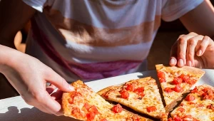 Jesz pizzę w ten sposób? Będziesz zaskoczony, ile to mówi o twoim charakterze 