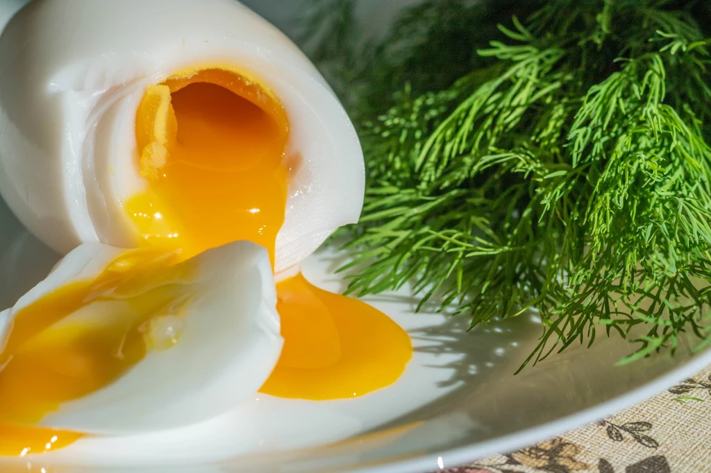 Jajko jest wartościowym elementem w diecie, ale pod pewnymi warunkami