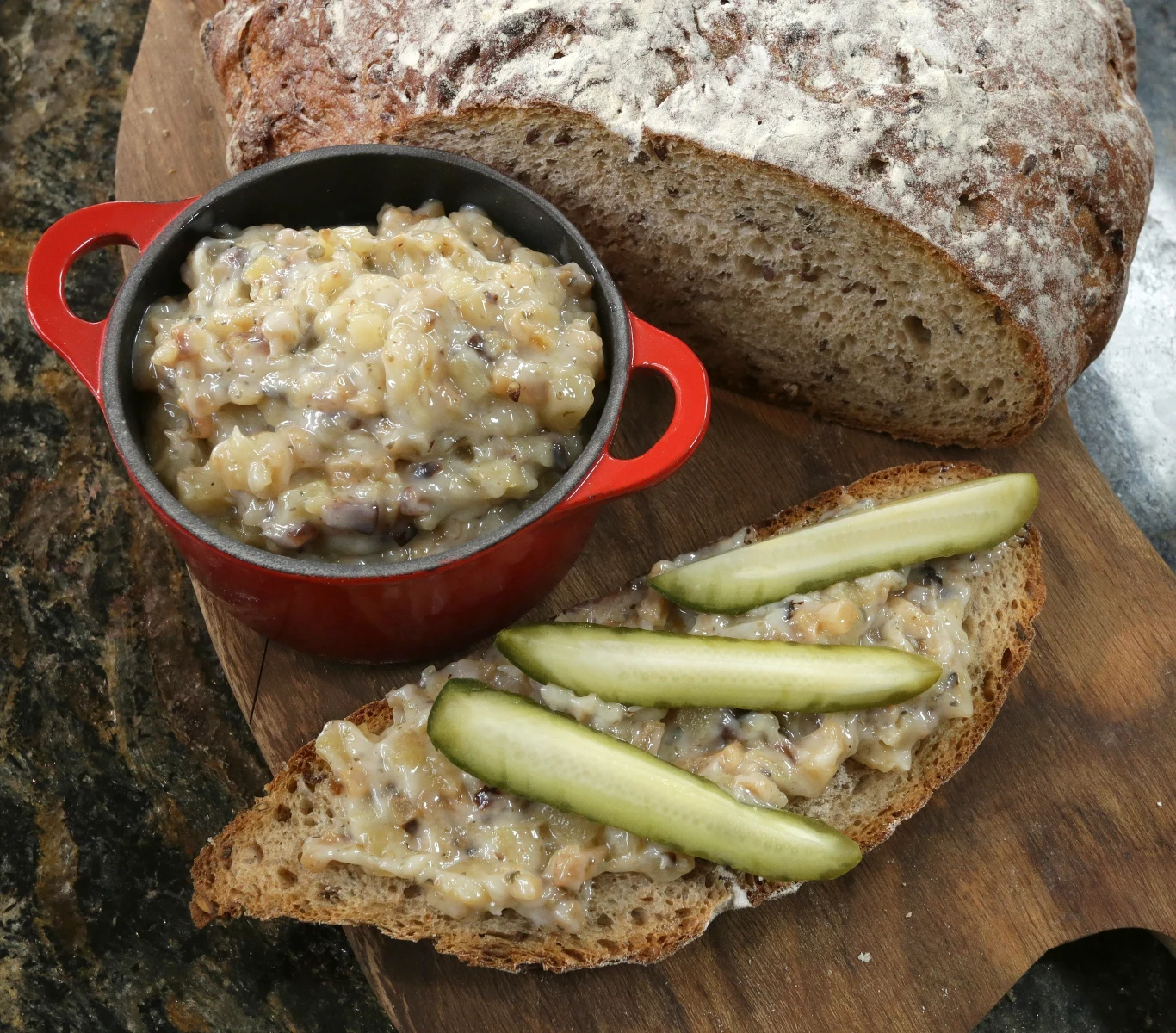 Pajda chleba ze smalcem to góralski klasyk Pajda chleba ze smalcem to góralski klasyk