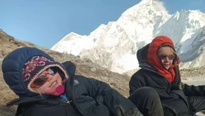 Czteroletnia dziewczynka jest prawdopodobnie pierwszą osobą w tak młodym wieku, która dotarła pod Mount Everest. "Nie miała żadnego wsparcia, szła sama" - mówi jej ojciec małej Czeszki