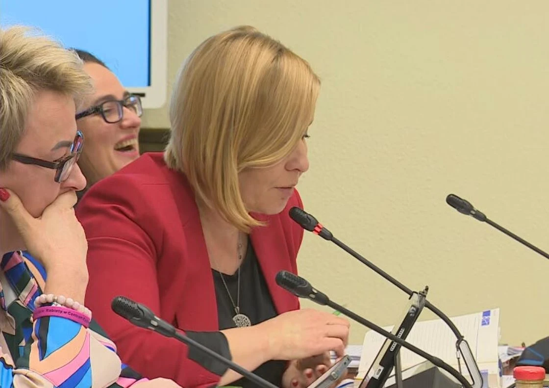 Rozbawione posłanki Nowej Lewicy i PSL-Trzeciej Drogi