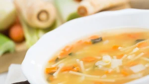 Nie dodawaj do zupy, jeśli chcesz żyć w zdrowiu. Oto najgorsze dodatki