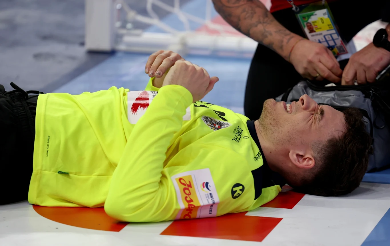 Fenomenalny Constantin Möstl ucierpiał pod koniec pierwszej połowy Fenomenalny Constantin Möstl ucierpiał pod koniec pierwszej połowy