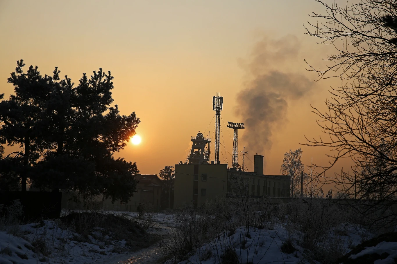 Smog powrócił ze zdwojoną siłą w czasie mrozów Smog powrócił ze zdwojoną siłą w czasie mrozów