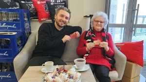 Przyszła z aktorem z „Pierwszej Miłości”. Wyjątkowe odwiedziny