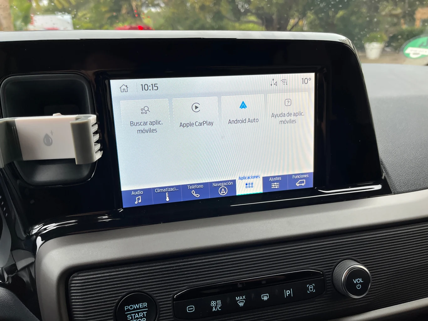 W nowych modelach nie zabrakło Android Auto i Apple CarPlay. 