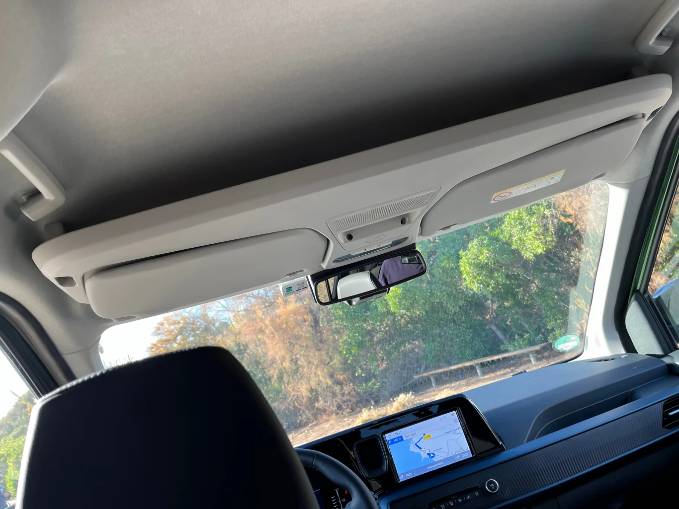 Duża praktyczność to istotna zaleta. Schowków i półek tu nie zabraknie 