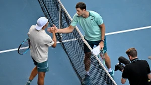 Po zakończeniu meczu Arthur Cazaux nie uścisnął ręki Hubertowi Hurkaczowi. Nie chciał go zarazić