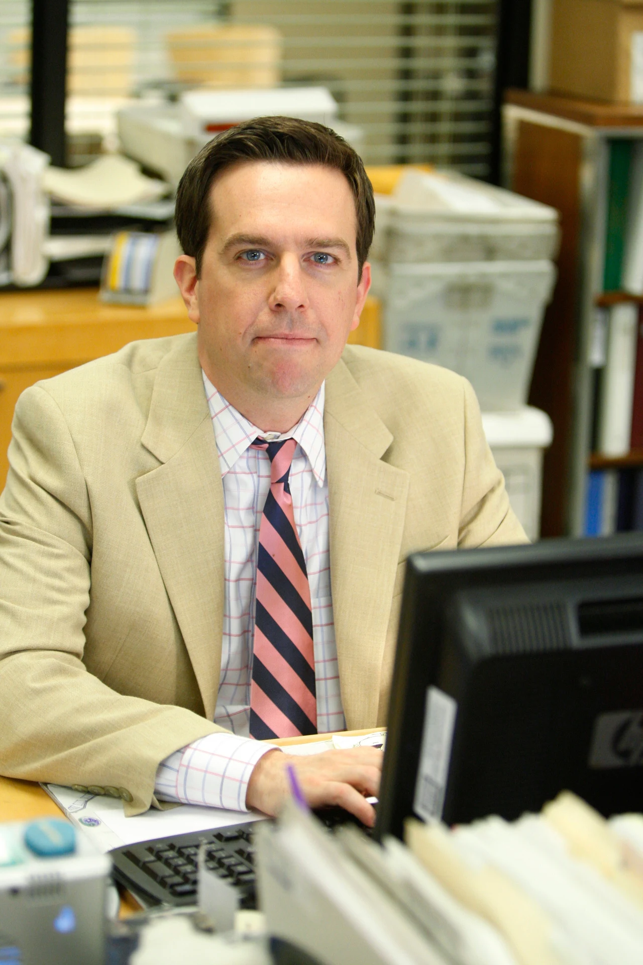 Ed Helms w serialu "Biuro"