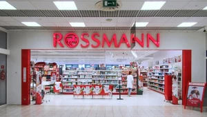 "Błąd" w promocji Rossmanna nie znika. Warunku nie trzeba spełniać