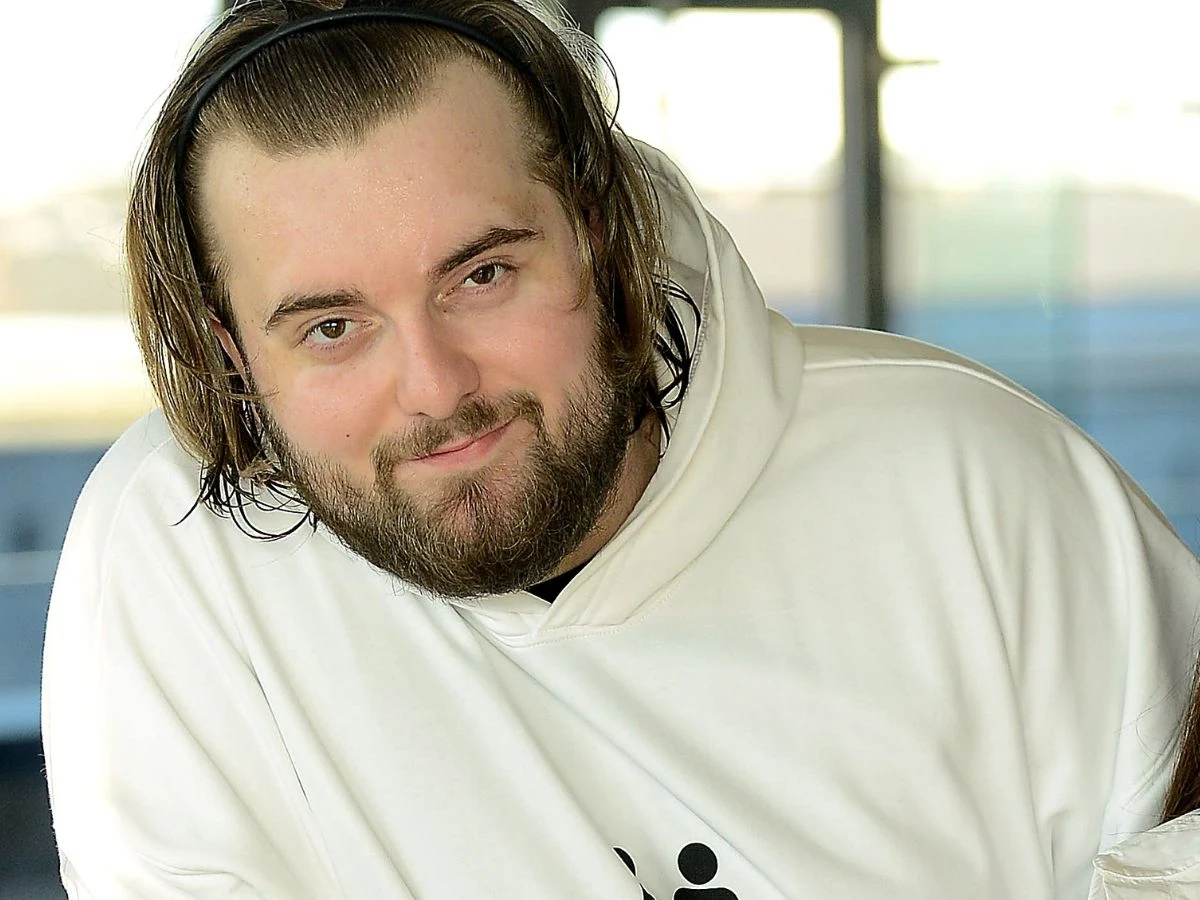 Bedoes pogrążony w żałobie Bedoes pogrążony w żałobie