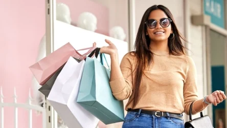 Wyprzedaże to świetny moment by uzupełnić swoją szafę i kosmetyczkę! 