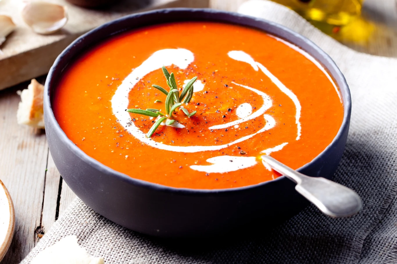 Wypróbuj przepis na zupę paprykową, która zimą rozgrzeje cię jak ciepły kocyk Wypróbuj przepis na zupę paprykową, która zimą rozgrzeje cię jak ciepły kocyk