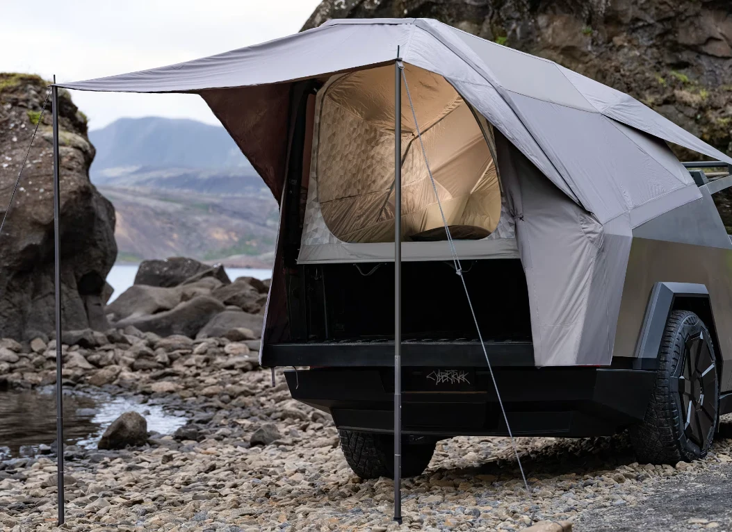 Przystawka "namiotowa" do Tesli Cybertruck kosztuje... 2975 dolarów Przystawka "namiotowa" do Tesli Cybertruck kosztuje... 2975 dolarów