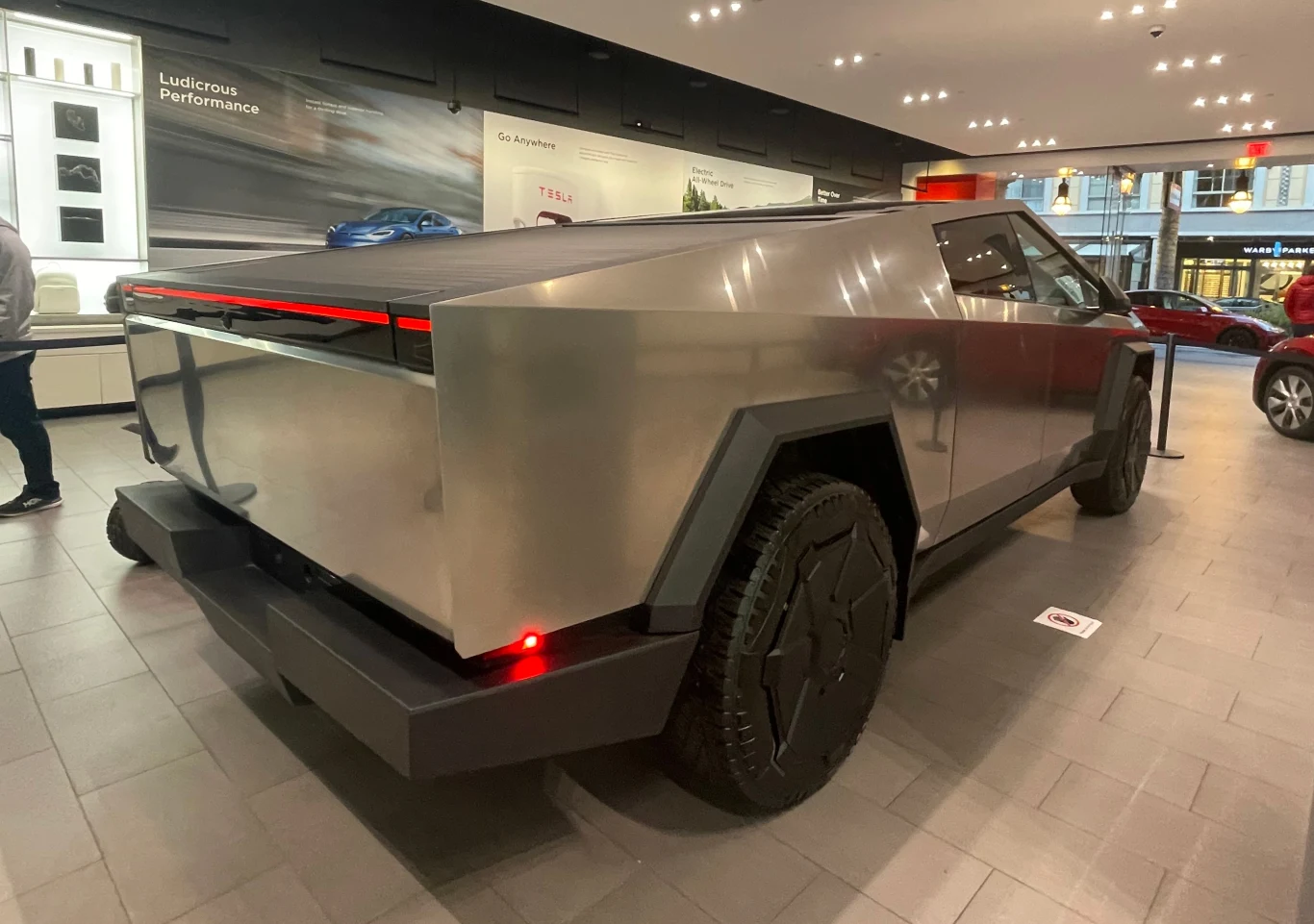 To najbrzydsze auto świata? Widziałem Teslę Cybertruck i mówię, jak jest To najbrzydsze auto świata? Widziałem Teslę Cybertruck i mówię, jak jest