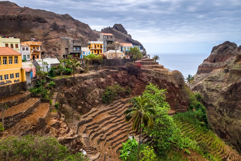 Wioska Fontainhas i pola tarasowe na wyspie Santo Antao