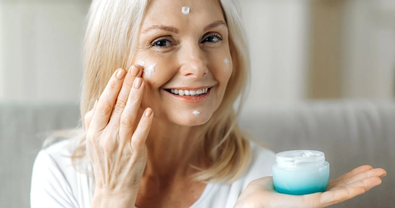 Czym są neurokosmetyki? Co zawierają? Ich właściwości mogą zaskoczyć - pozytywnie Czym są neurokosmetyki? Co zawierają? Ich właściwości mogą zaskoczyć - pozytywnie