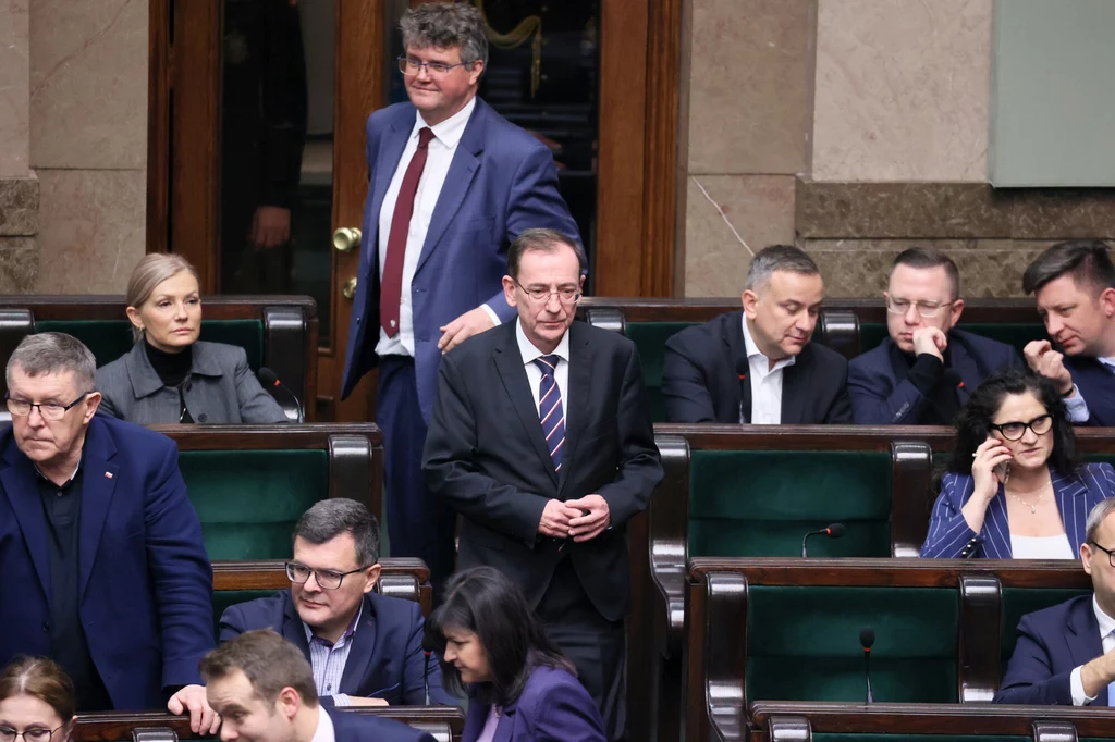 Jeśli byli szefowie CBA Mariusz Kamiński i Maciej Wąsik będą chcieli wejść w czwartek na salę obrad, Straż Marszałkowska będzie próbowała ich powstrzymać Jeśli byli szefowie CBA Mariusz Kamiński i Maciej Wąsik będą chcieli wejść w czwartek na salę obrad, Straż Marszałkowska będzie próbowała ich powstrzymać