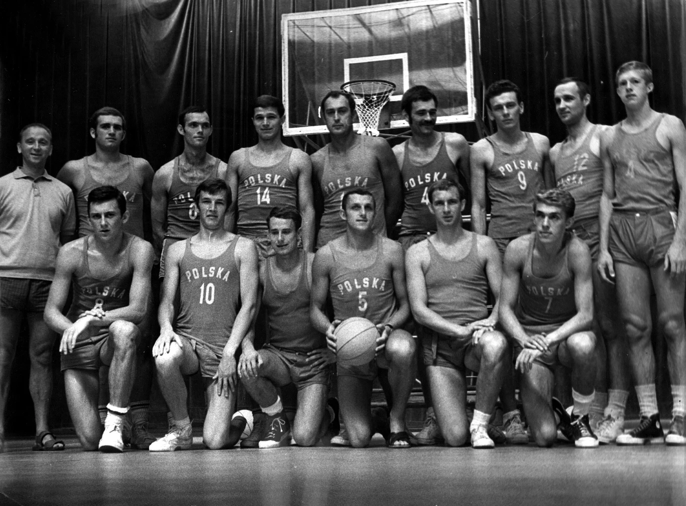 Reprezentacja Polski w koszykówce prowadzona przez Witolda Zagórskiego. 1966 rok Reprezentacja Polski w koszykówce prowadzona przez Witolda Zagórskiego. 1966 rok