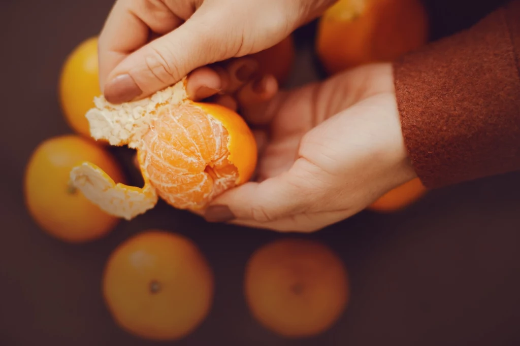 Skórki z mandarynek mogą ułatwić sprzątanie
