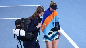 Dajana Jastremska opuszczająca kort podczas półfinału Australian Open