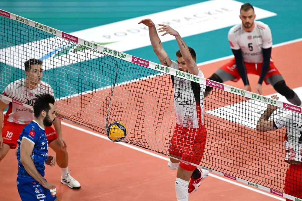 Karol Kłos, środkowy Asseco Resovii, w bloku Karol Kłos, środkowy Asseco Resovii, w bloku
