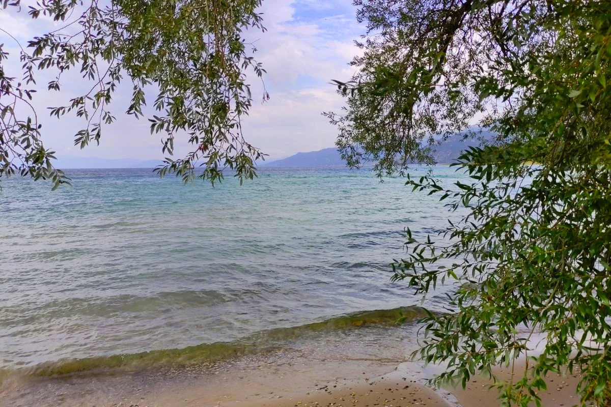 Piaszczysta plaża Sveti Naum Piaszczysta plaża Sveti Naum