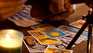 Tarot powraca w nowej formie w mediach społecznościowych 