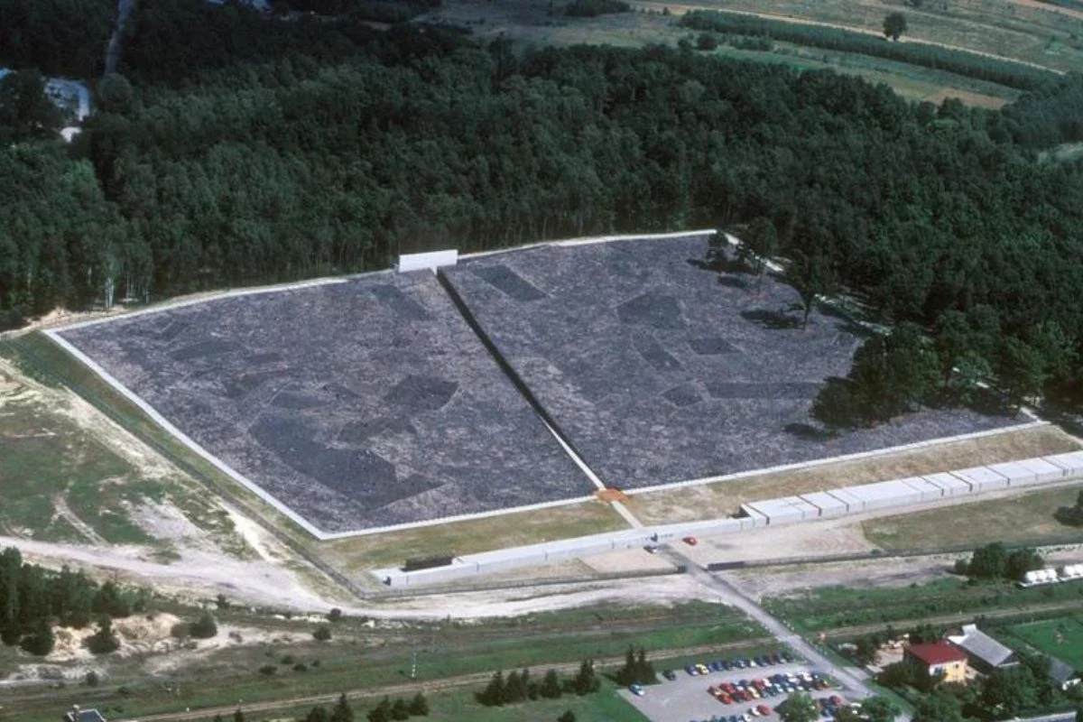 Muzeum-Miejsce Pamięci w Bełżcu, sierpień 2004 r.