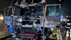 W tunelu Emilia spłonął samochód ciężarowy
