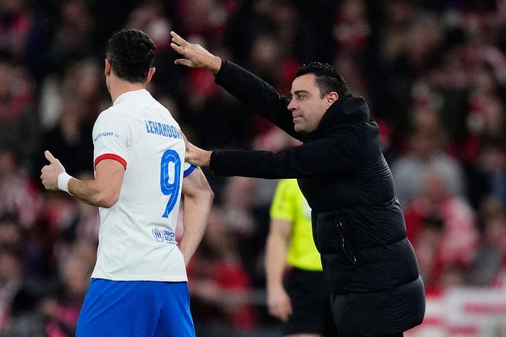 Robert Lewandowski i Xavi. Być może Hiszpan pojawi się w Polsce Robert Lewandowski i Xavi. Być może Hiszpan pojawi się w Polsce