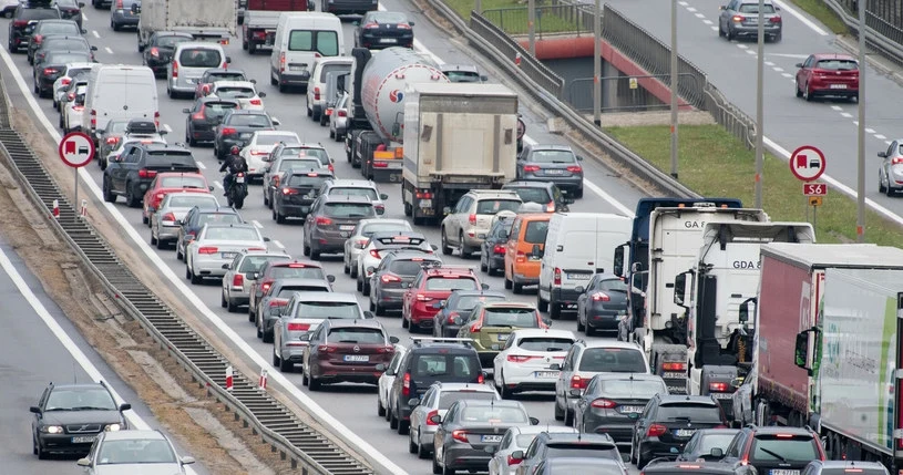 Europa opóźni zakaz silników spalinowych? Według Porsche to możliwe Europa opóźni zakaz silników spalinowych? Według Porsche to możliwe