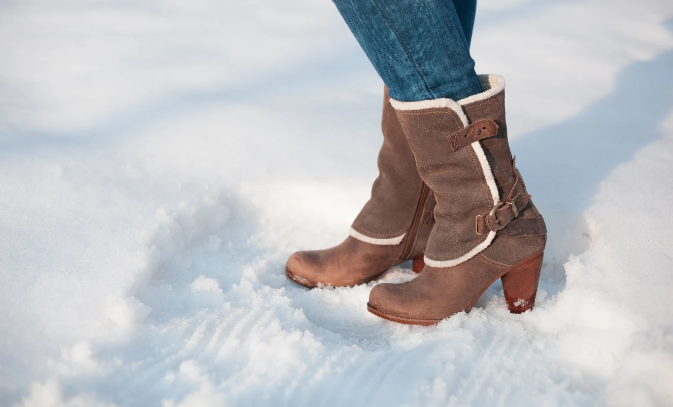 Kozaki przetrwają bezpiecznie do następnej zimy, jeśli je zaimpregnujemy i wypełnimy folią bąbelkową.