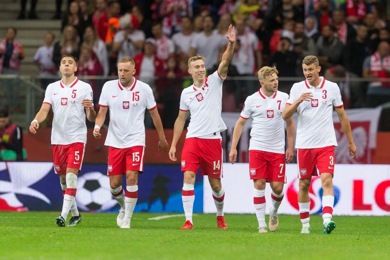 Paweł Dawidowicz (pierwszy z prawej) być może już niebawem zmieni klub w ramach Serie A Paweł Dawidowicz (pierwszy z prawej) być może już niebawem zmieni klub w ramach Serie A