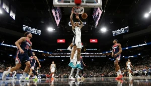 Jeremy Sochan z jedynymi punktami przeciwko Wizards