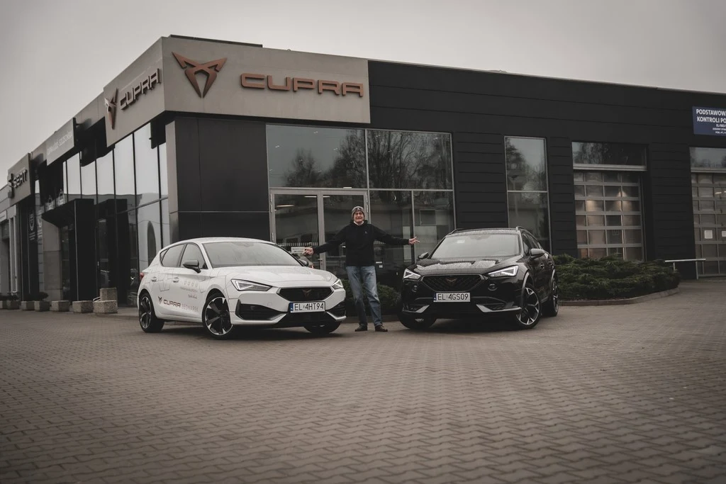 Maciej Wisławski i Cupra Leon. Słynny pilot rajdowy odebrał nowy samochód Maciej Wisławski i Cupra Leon. Słynny pilot rajdowy odebrał nowy samochód