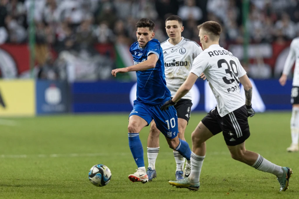 Filip Marchwiński (w niebieskiej koszulce) uznawany jest za jednego z najlepszych młodzieżowców bieżącego sezonu Ekstraklasy