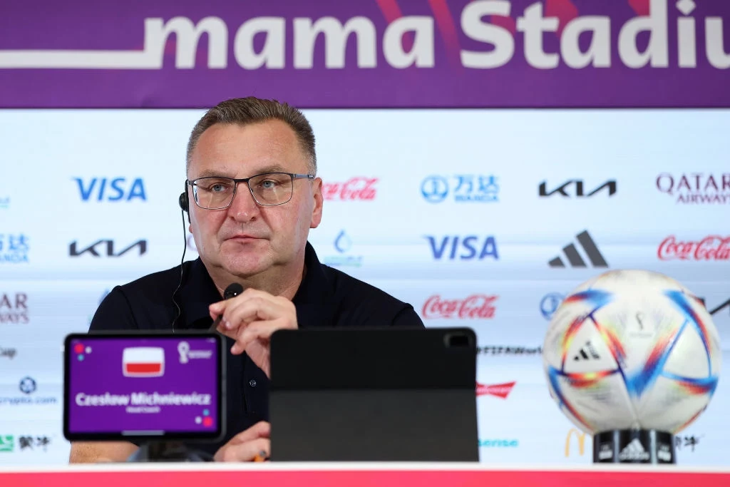 Czesław Michniewicz na konferencji prasowej po meczu z Francją Czesław Michniewicz na konferencji prasowej po meczu z Francją