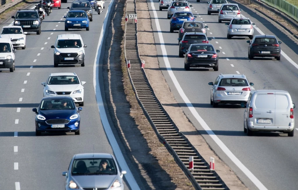 Na autostradzie nie zawsze możemy pojechać z prędkością 140 km/h.