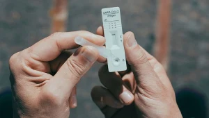 Testy w kierunku RSV, COVID-19 i grypy można kupić w aptece za kilkanaście złotych