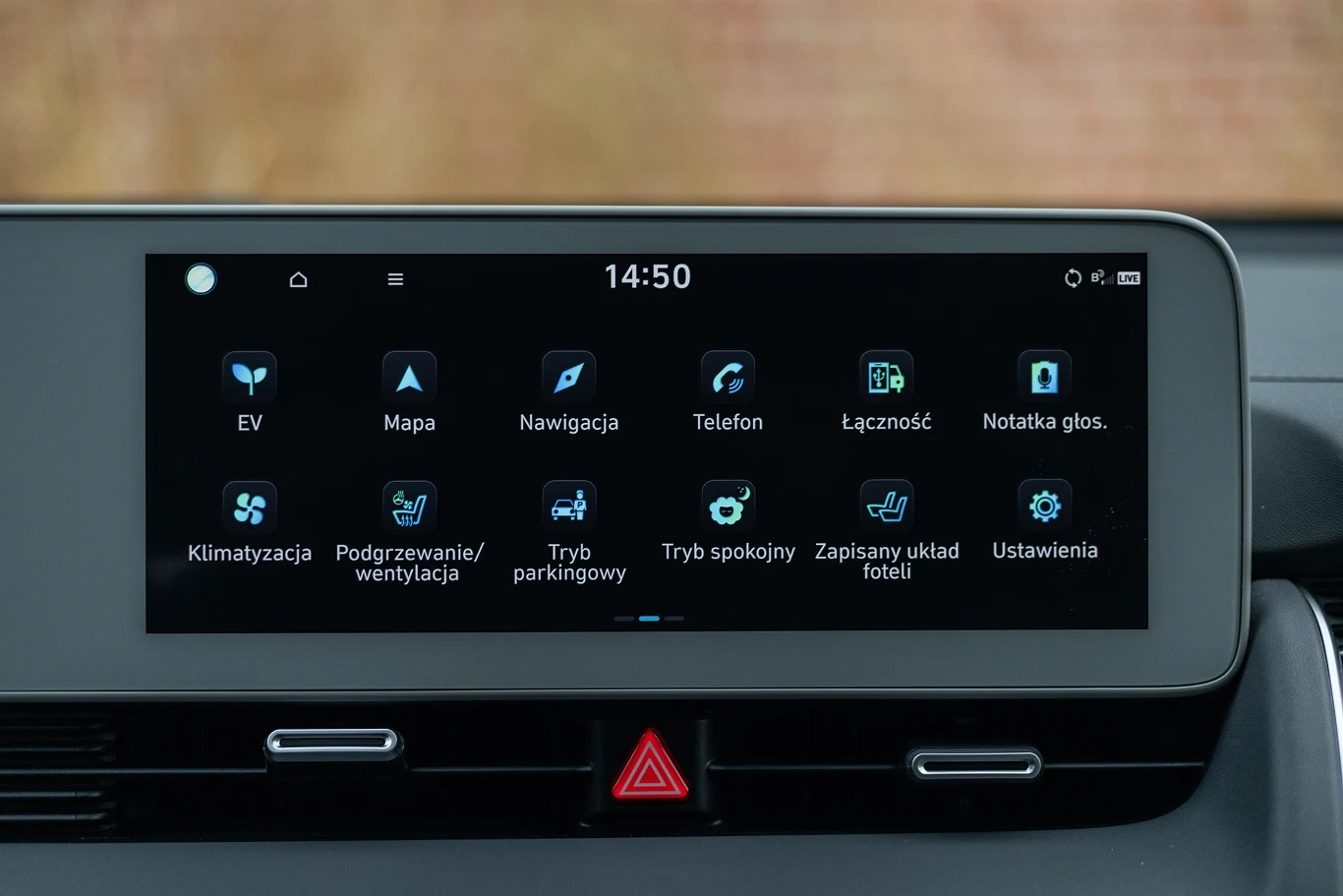 Liczba ikon na dotykowym ekranie może nieco przytłaczać