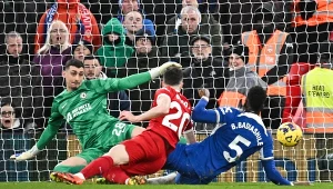 W taki sposób Diogo Jota (nr 20) otworzył wynik spotkania na Anfield  
