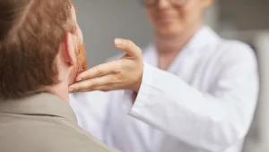 Rzucili wyzwanie długotrwałej metodzie leczenia raka. Co teraz?