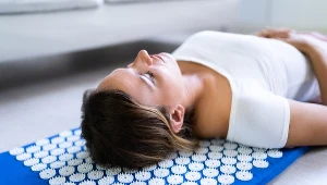 Maty do akupresury unikaj przy cukrzycy i niskim ciśnieniu. Pozostałym pomoże na przewlekły stres i bóle